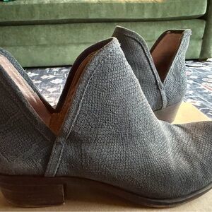 Lucky Brand Textured Gray Ankle Booties